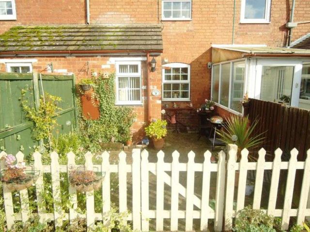  Image of 2 bedroom Terraced house to rent in Moss Pit Stafford ST17 at Moss Pit  Stafford, ST17 9HG